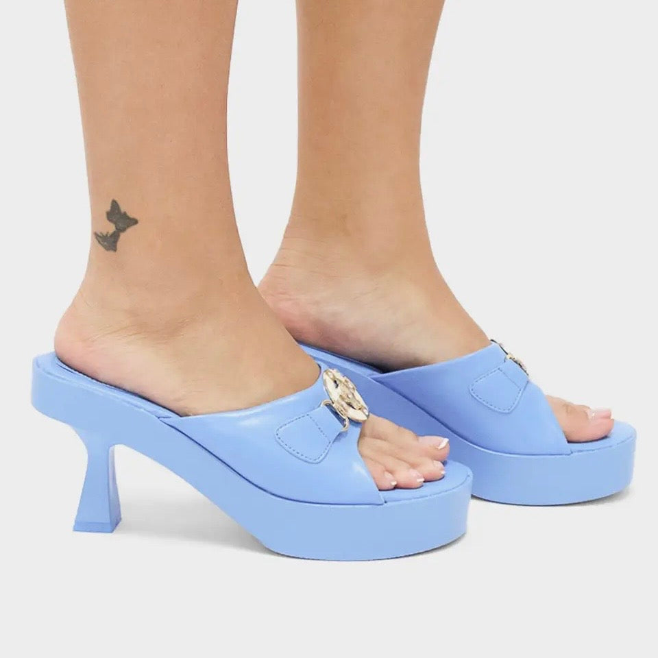 Clifton Platform
Mules w Vintage
Chunky Heels