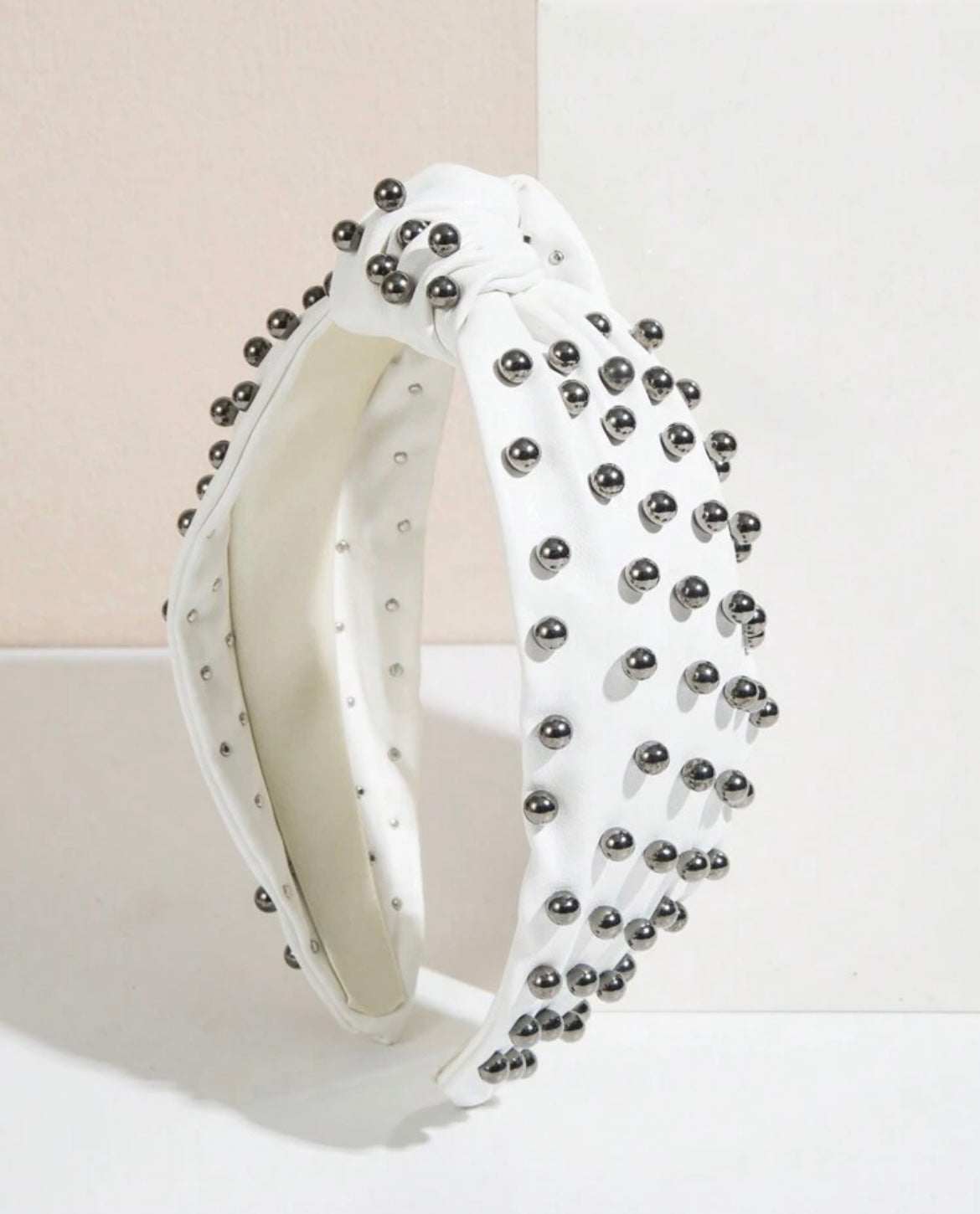 Leather Knot & Pearl
Hairband