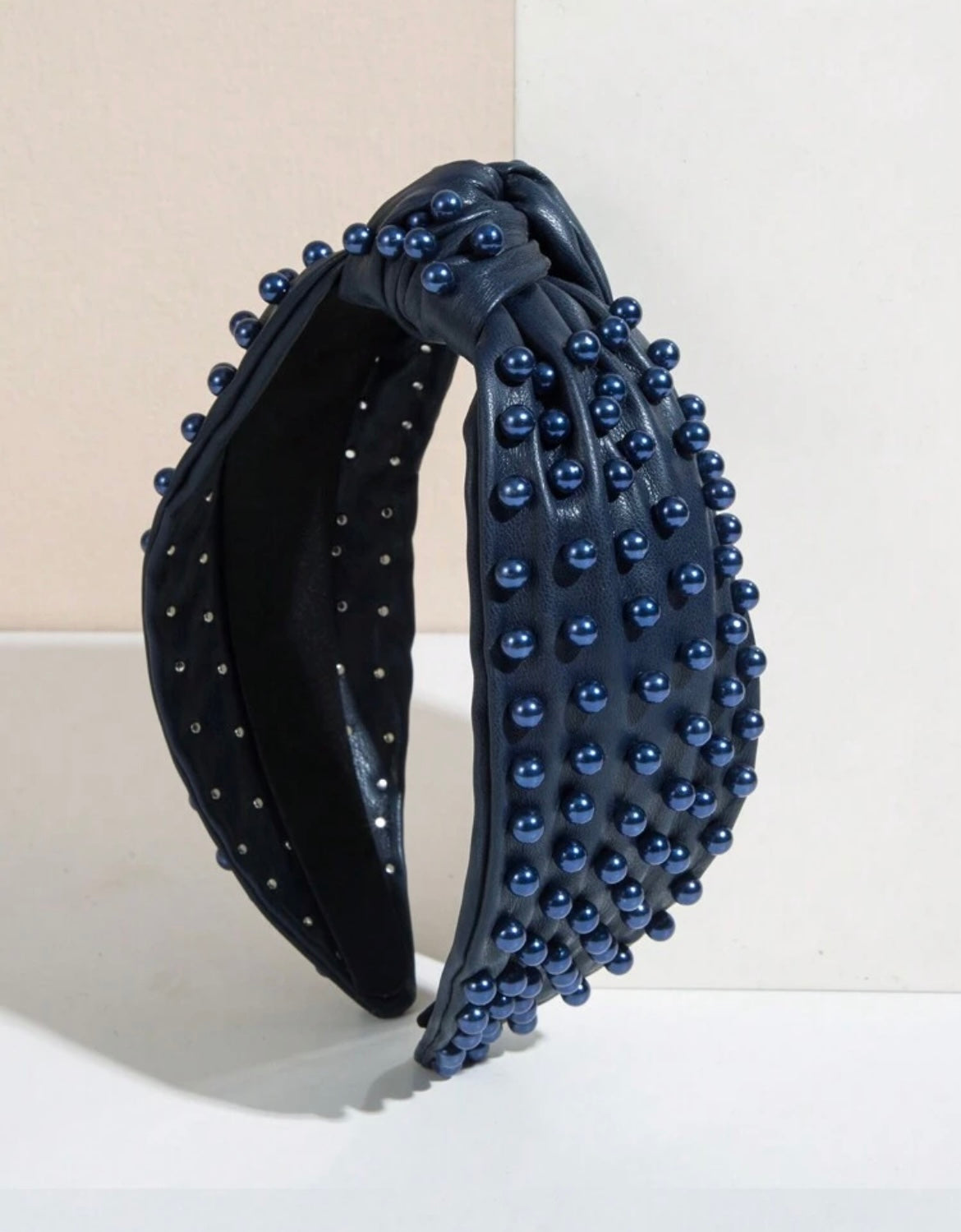 Leather Knot & Pearl
Hairband