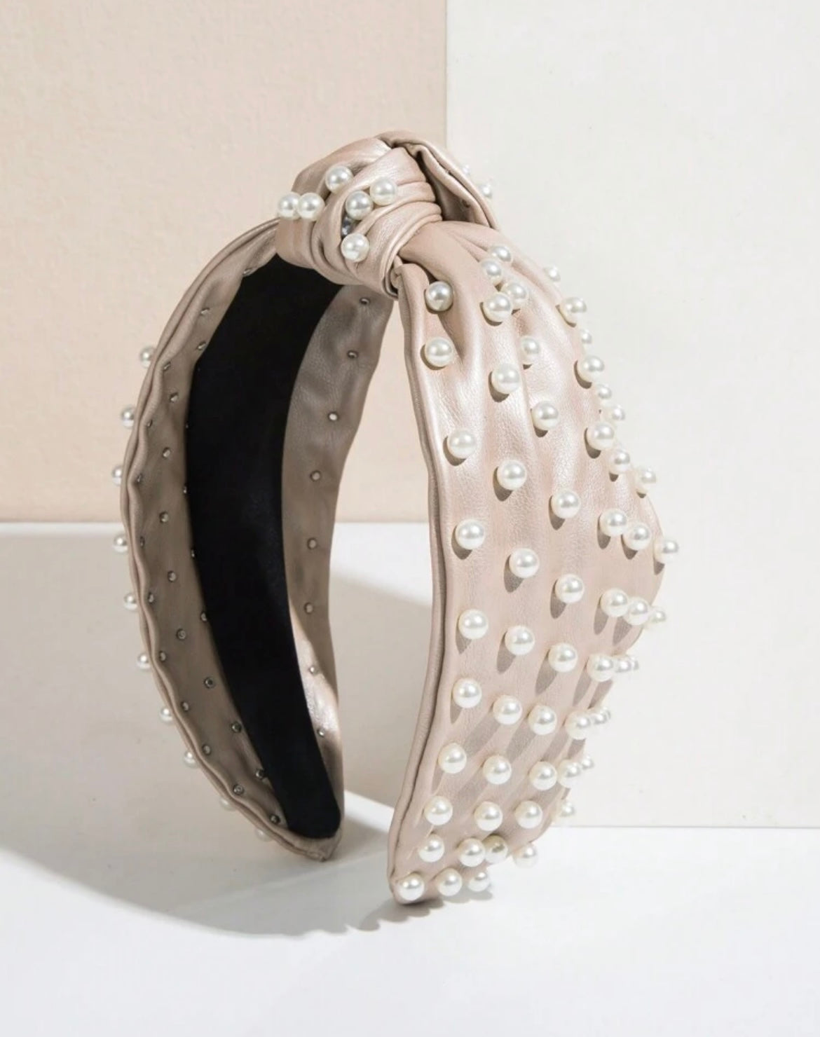 Leather Knot & Pearl
Hairband